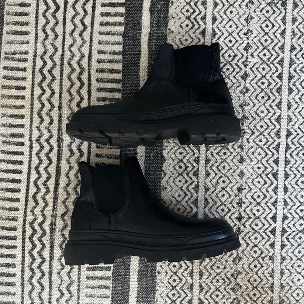 Italian Chelsea Boot Black Calf Leather - Size 43 EU